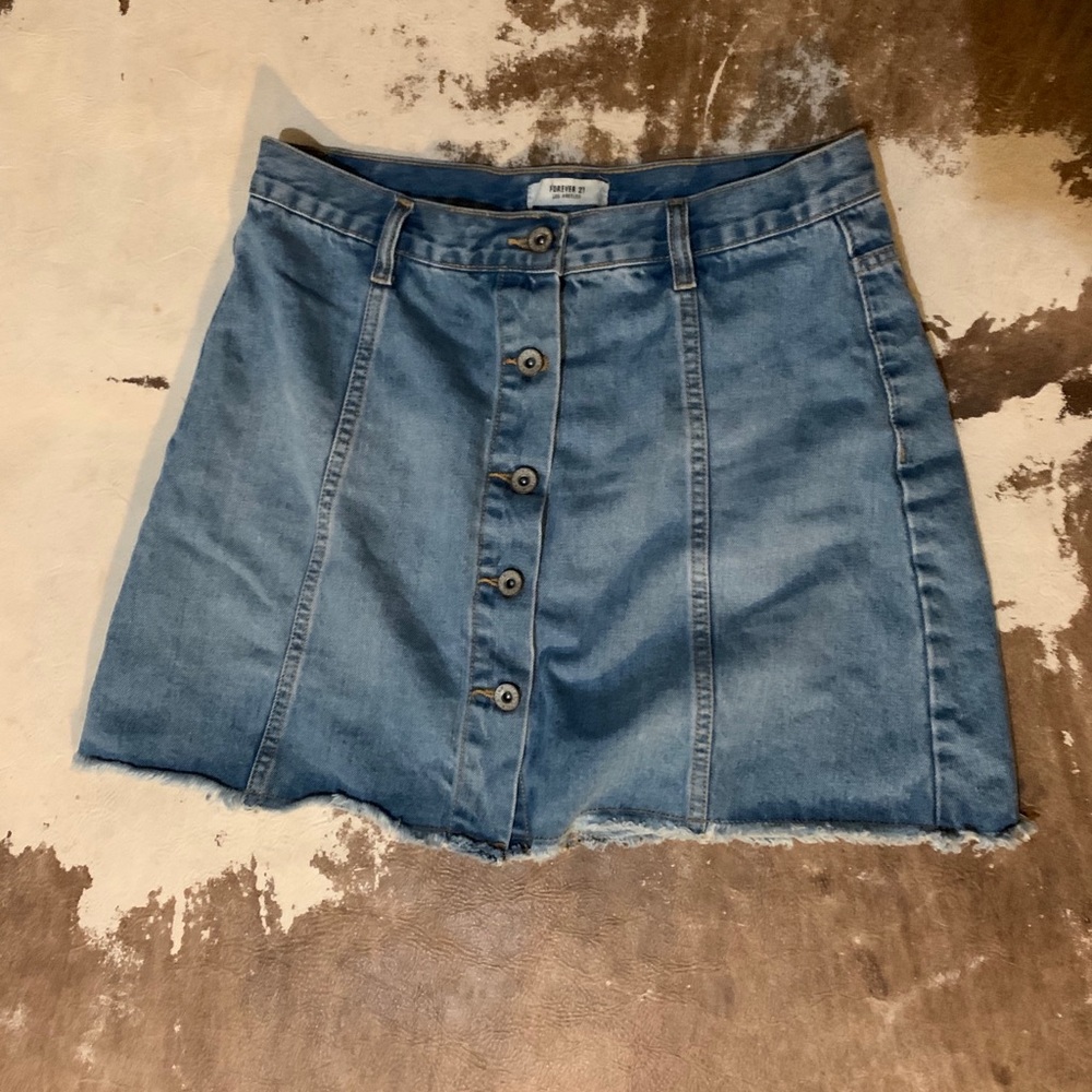 Forever21 mini jean skirt 💙